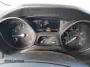 2015 Ford Focus SE z VIN 1FADP3K2XFL306875, wystawiony jako IAAI lot #43368410 z przebiegiem 220 758 mil mil oraz . Historia ofert i sprzedaży dostępna na DreamBid. Obrazek 7.