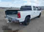 2005 Chevrolet Silverado 1500 LS с VIN 2GCEC13T351239322, выставлен на аукционе IAAI как лот 42450946 с пробегом Не указан миль и . История ставок и продаж доступна на DreamBid. Изображение 4.