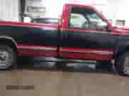 1990 GMC Sierra 1500 z VIN 1GTDK14K7LE522631, wystawiony jako IAAI lot #41424510 z przebiegiem 263 201 mil mil oraz . Historia ofert i sprzedaży dostępna na DreamBid. Obrazek 13.