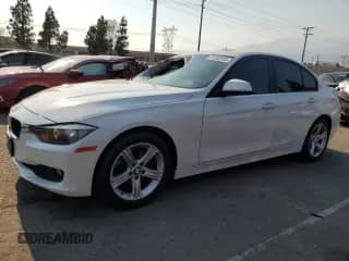 2013 BMW 3 Series 320i с VIN WBA3B1C59DK130225, выставлен на аукционе Copart как лот 67258105 с пробегом 105 851 миль миль и Списание • Salvage title. История ставок и продаж доступна на DreamBid. Изображение 1.