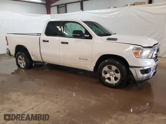 2023 Ram 1500 Lone Star z VIN 1C6RREBT7PN545960, wystawiony jako Copart lot #46979225 z przebiegiem 50 012 mil mil oraz Czysty tytuł • Clean title. Historia ofert i sprzedaży dostępna na DreamBid. Obrazek 4.
