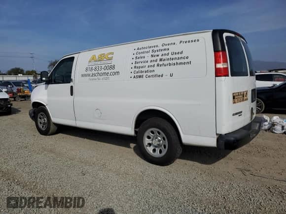 2011 Chevrolet Express Cargo с VIN 1GCSGAFX1B1142157, выставлен на аукционе Copart как лот 45714195 с пробегом 209 939 миль миль и Списание • Salvage title. История ставок и продаж доступна на DreamBid. Изображение 2.