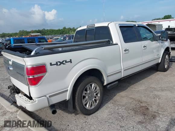 2011 Ford F-150 XLT z VIN 1FTFW1ET8BFD22161, wystawiony jako IAAI lot #42345990 z przebiegiem 64 449 mil mil oraz . Historia ofert i sprzedaży dostępna na DreamBid. Obrazek 4.
