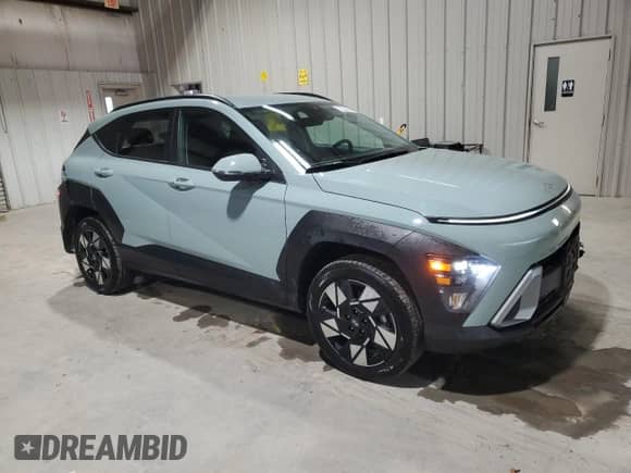 2024 Hyundai Kona SEL с VIN KM8HBCAB5RU145485, выставлен на аукционе Copart как лот 86885305 с пробегом 40 941 миль миль и Чистый • Clean title. История ставок и продаж доступна на DreamBid. Изображение 4.