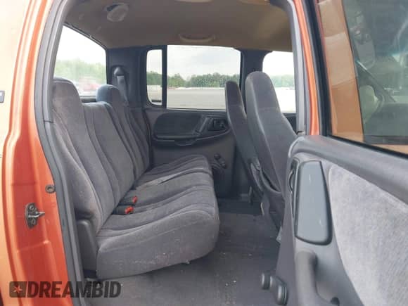 2000 Dodge Dakota Sport with VIN 1B7GL2AX6YS624270, listed as a IAAI auction lot 42115234 with 187,410 mi miles and . Bid and sale history available at DreamBid. Image 8.