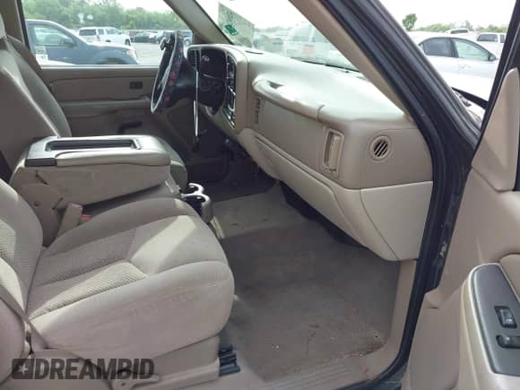 2005 Chevrolet Avalanche Z66 with VIN 3GNEC12Z15G228291, listed as a IAAI auction lot 42082402 with 112,812 mi miles and . Bid and sale history available at DreamBid. Image 5.