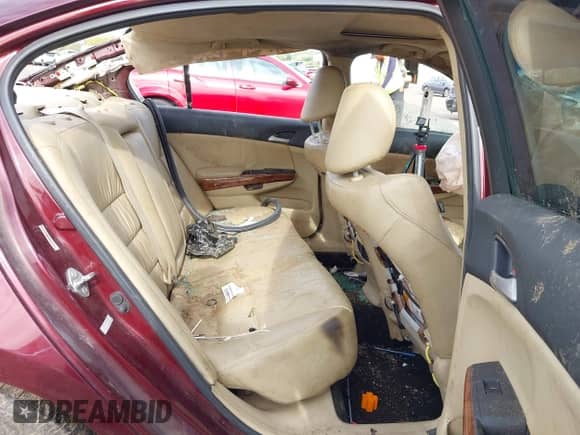 2011 Honda Accord EX-L с VIN 1HGCP2F80BA077905, выставлен на аукционе IAAI как лот 43324752 с пробегом 173 492 миль миль и . История ставок и продаж доступна на DreamBid. Изображение 8.