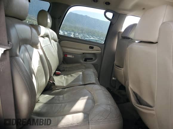 2000 Chevrolet Tahoe LT z VIN 1GNEK13T8YJ198044, wystawiony jako Copart lot #54918695 z przebiegiem 190 834 mil mil oraz Czysty tytuł • Clean title. Historia ofert i sprzedaży dostępna na DreamBid. Obrazek 11.