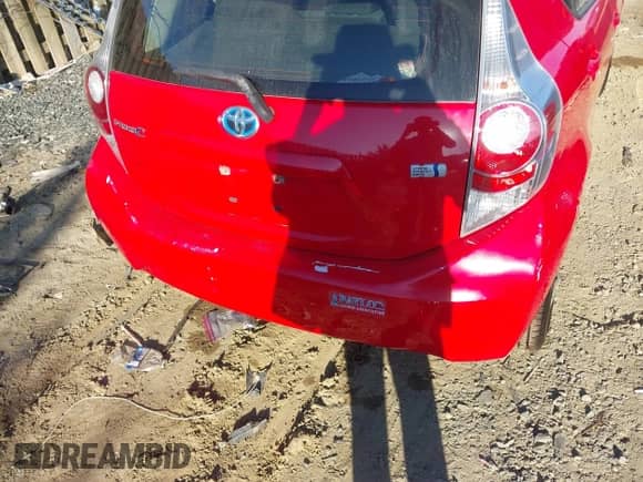 2012 Toyota Prius Four z VIN JTDKDTB3XC1020342, wystawiony jako IAAI lot #43375438 z przebiegiem Nie podano mil oraz . Historia ofert i sprzedaży dostępna na DreamBid. Obrazek 14.