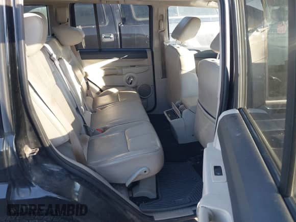 2007 Jeep Commander Limited с VIN 1J8HG58P57C621538, выставлен на аукционе IAAI как лот 41433752 с пробегом 180 844 миль миль и . История ставок и продаж доступна на DreamBid. Изображение 8.