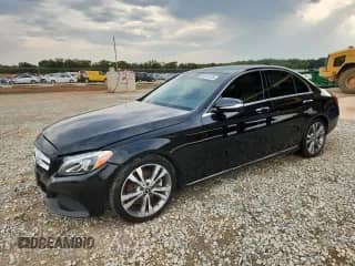 2015 Mercedes-Benz C 300 z VIN 55SWF4JB1FU069062, wystawiony jako Copart lot #81657125 z przebiegiem 148 038 mil mil oraz Czysty tytuł • Clean title. Historia ofert i sprzedaży dostępna na DreamBid. Obrazek 1.