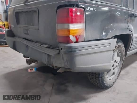 1995 Jeep Grand Cherokee Laredo с VIN 1J4GZ58S6SC765863, выставлен на аукционе IAAI как лот 41797726 с пробегом 234 715 миль миль и . История ставок и продаж доступна на DreamBid. Изображение 6.