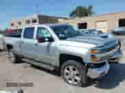 2017 Chevrolet Silverado 2500HD LTZ z VIN 1GC1KWEY9HF147801, wystawiony jako IAAI lot #42299119 z przebiegiem 95 162 mil mil oraz . Historia ofert i sprzedaży dostępna na DreamBid. Obrazek 13.