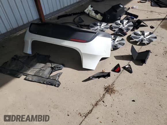 2021 Tesla Model Y Long Range z VIN 5YJYGDEE4MF295914, wystawiony jako Copart lot #85107055 z przebiegiem 49 996 mil mil oraz Szkoda całkowita • Salvage title. Historia ofert i sprzedaży dostępna na DreamBid. Obrazek 13.