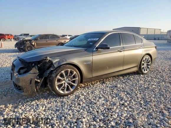 2014 BMW 5 Series 535i с VIN WBA5B1C59ED478525, выставлен на аукционе Copart как лот 84828745 с пробегом 172 545 миль миль и Списание • Salvage title. История ставок и продаж доступна на DreamBid. Изображение 1.
