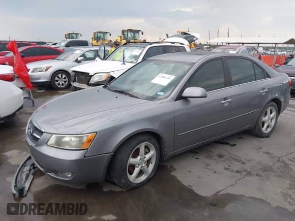 2007 Hyundai Sonata SE z VIN 5NPEU46F17H216160, wystawiony jako IAAI lot #42984765 z przebiegiem 117 304 mil mil oraz . Historia ofert i sprzedaży dostępna na DreamBid. Obrazek 2.