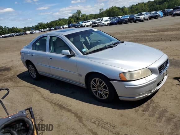 2006 Volvo S60 2.5L Turbo с VIN YV1RH592462552724, выставлен на аукционе Copart как лот 69133415 с пробегом 120 258 миль миль и Списание • Salvage title. История ставок и продаж доступна на DreamBid. Изображение 4.