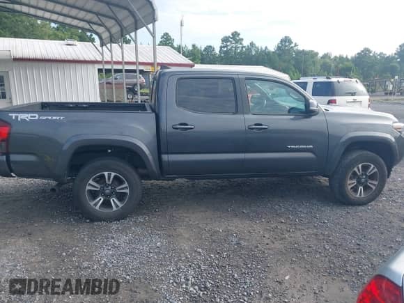 2019 Toyota Tacoma SR5 с VIN 3TMAZ5CNXKM085203, выставлен на аукционе IAAI как лот 42692521 с пробегом 190 094 миль миль и . История ставок и продаж доступна на DreamBid. Изображение 13.