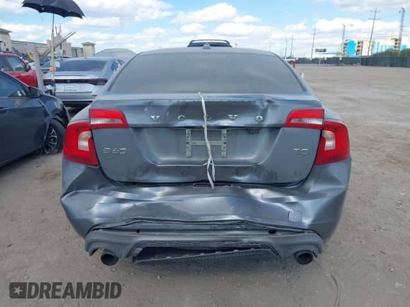 2017 Volvo S60 Dynamic с VIN YV126MFL7H2420929, выставлен на аукционе IAAI как лот 43292833 с пробегом 107 144 миль миль и . История ставок и продаж доступна на DreamBid. Изображение 17.