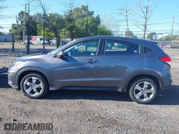 2021 Honda HR-V LX с VIN 3CZRU6H39MM718463, выставлен на аукционе IAAI как лот 43058314 с пробегом 53 681 миль миль и . История ставок и продаж доступна на DreamBid. Изображение 14.
