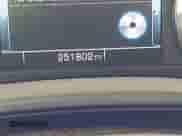 2015 Chevrolet Silverado 2500HD LTZ z VIN 1GC1KWEG8FF512327, wystawiony jako IAAI lot #43256058 z przebiegiem 251 802 mil mil oraz . Historia ofert i sprzedaży dostępna na DreamBid. Obrazek 15.