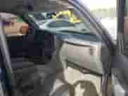 2005 Chevrolet Silverado 1500 LS z VIN 2GCEC13T751113285, wystawiony jako IAAI lot #43371745 z przebiegiem 231 600 mil mil oraz . Historia ofert i sprzedaży dostępna na DreamBid. Obrazek 5.