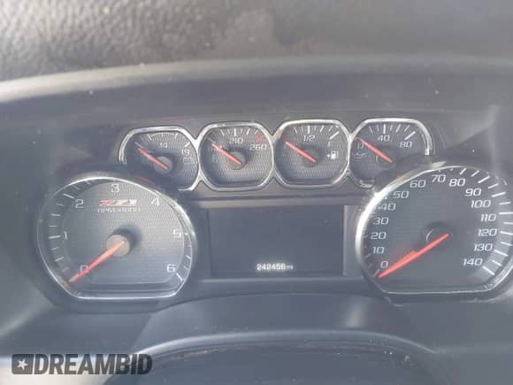 2015 Chevrolet Silverado 2500HD LT z VIN 1GC1KVEG7FF161176, wystawiony jako IAAI lot #42684231 z przebiegiem 242 456 mil mil oraz . Historia ofert i sprzedaży dostępna na DreamBid. Obrazek 7.