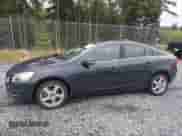 2013 Volvo S60 T5 с VIN YV1612FHXD2170399, выставлен на аукционе IAAI как лот 42923636 с пробегом Не указан миль и . История ставок и продаж доступна на DreamBid. Изображение 14.