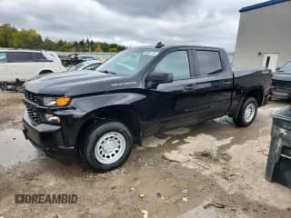 2022 Chevrolet Silverado 1500 z VIN 1GCPYAEK6NZ232547, wystawiony jako Copart lot #89681145 z przebiegiem 60 437 mil mil oraz Szkoda całkowita • Salvage title. Historia ofert i sprzedaży dostępna na DreamBid. Obrazek 1.