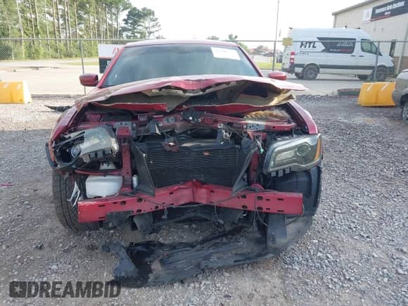 2013 Chrysler 300 S с VIN 2C3CCABT0DH713617, выставлен на аукционе IAAI как лот 42480575 с пробегом 92 754 миль миль и . История ставок и продаж доступна на DreamBid. Изображение 13.