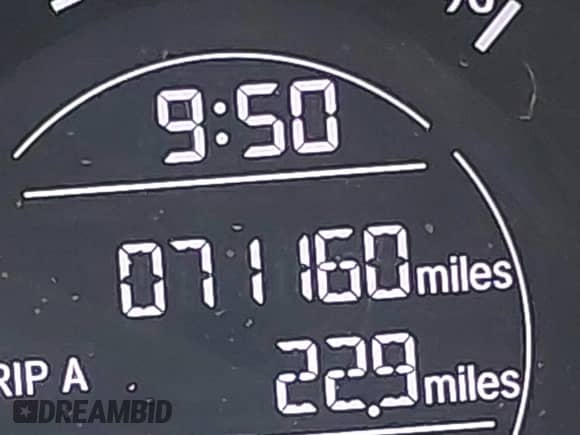 2020 Honda HR-V LX z VIN 3CZRU6H30LM711089, wystawiony jako IAAI lot #42349088 z przebiegiem 71 160 mil mil oraz . Historia ofert i sprzedaży dostępna na DreamBid. Obrazek 7.