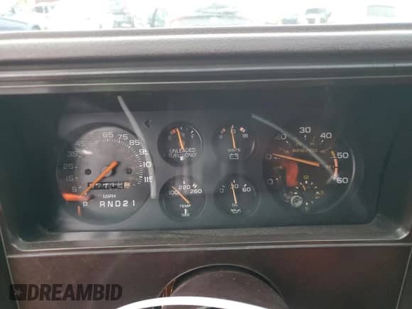 1985 Chevrolet El Camino с VIN 3GCCW80H9FS911171, выставлен на аукционе Copart как лот 86569144 с пробегом 47 117 миль миль и Списание • Salvage title. История ставок и продаж доступна на DreamBid. Изображение 9.