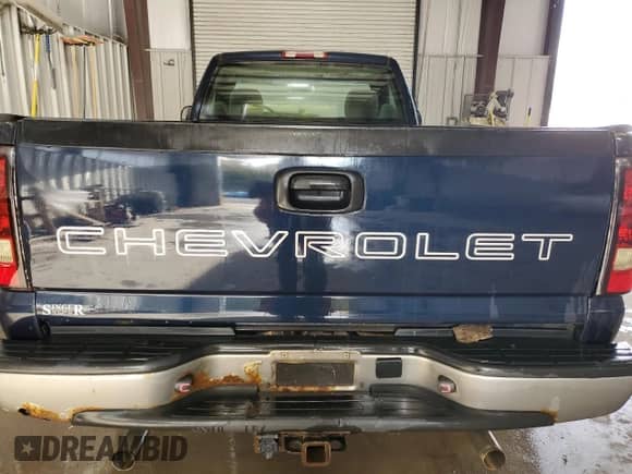 2005 Chevrolet Silverado 2500HD z VIN 1GCHK24G05E325497, wystawiony jako Copart lot #75963434 z przebiegiem 147 222 mil mil oraz Szkoda całkowita • Salvage title. Historia ofert i sprzedaży dostępna na DreamBid. Obrazek 10.
