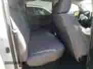 2021 Toyota Tacoma SR z VIN 5TFCZ5AN7MX267045, wystawiony jako Copart lot #65592105 z przebiegiem 40 992 mil mil oraz Szkoda całkowita • Salvage title. Historia ofert i sprzedaży dostępna na DreamBid. Obrazek 10.