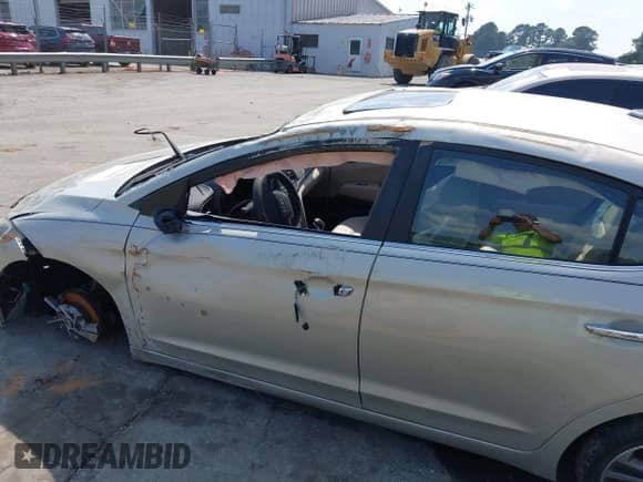 2017 Hyundai Elantra Limited с VIN 5NPD84LF0HH109431, выставлен на аукционе IAAI как лот 42673602 с пробегом 115 509 миль миль и . История ставок и продаж доступна на DreamBid. Изображение 14.