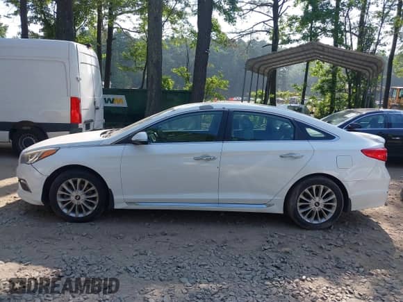 2015 Hyundai Sonata Limited z VIN 5NPE34AF1FH031292, wystawiony jako IAAI lot #42585574 z przebiegiem 204 466 mil mil oraz . Historia ofert i sprzedaży dostępna na DreamBid. Obrazek 15.