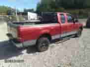 2001 Ford F-150 XL z VIN 1FTZX17201NA81389, wystawiony jako IAAI lot #42127718 z przebiegiem 177 260 mil mil oraz . Historia ofert i sprzedaży dostępna na DreamBid. Obrazek 4.