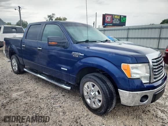 2011 Ford F-150 XLT z VIN 1FTFW1CT9BFB55666, wystawiony jako Copart lot #81321375 z przebiegiem 163 664 mil mil oraz Szkoda całkowita • Salvage title. Historia ofert i sprzedaży dostępna na DreamBid. Obrazek 4.