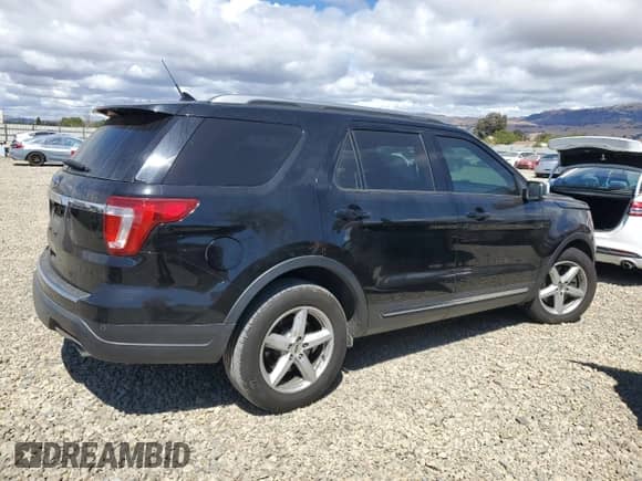 2018 Ford Explorer XLT with VIN 1FM5K7D85JGB60131, listed as a Copart auction lot 71735195 with 109,217 mi miles and Salvage title. Bid and sale history available at DreamBid. Image 3.