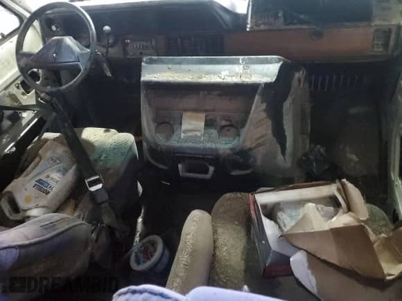 1987 Dodge RAM with VIN 2B6HB23TXHK282063, listed as a Copart auction lot 47196445 with Not provided miles and Salvage title. Bid and sale history available at DreamBid. Image 8.
