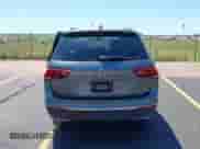 2020 Volkswagen Tiguan SE с VIN 3VV2B7AX4LM070336, выставлен на аукционе IAAI как лот 42623051 с пробегом 81 425 миль миль и . История ставок и продаж доступна на DreamBid. Изображение 16.