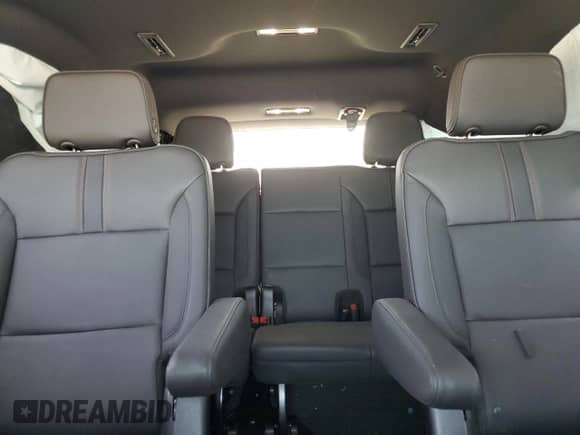 2025 Chevrolet Tahoe RST z VIN 1GNS6RRD3SR145539, wystawiony jako Copart lot #52576175 z przebiegiem 3 578 mil mil oraz Szkoda całkowita • Salvage title. Historia ofert i sprzedaży dostępna na DreamBid. Obrazek 10.
