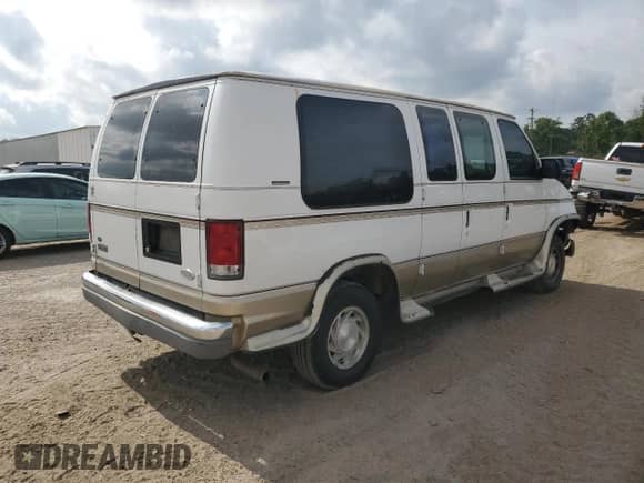 2000 Ford Econoline Cargo Recreational с VIN 1FDRE14W0YHB79033, выставлен на аукционе Copart как лот 56582485 с пробегом 101 753 миль миль и Списание • Salvage title. История ставок и продаж доступна на DreamBid. Изображение 3.