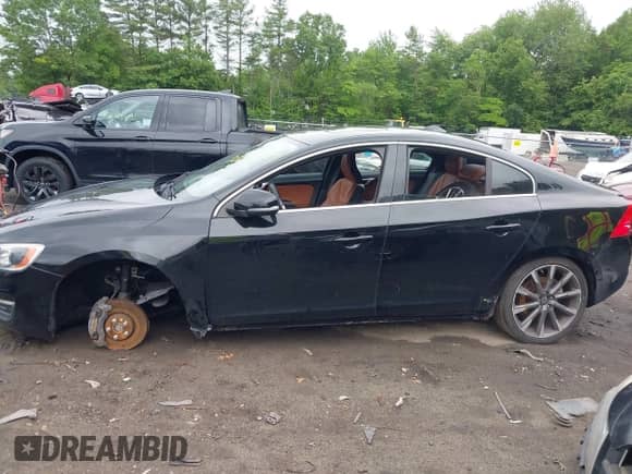 2015 Volvo S60 T5 Premier Plus с VIN YV1612TC7F1308868, выставлен на аукционе IAAI как лот 42448294 с пробегом 86 567 миль миль и . История ставок и продаж доступна на DreamBid. Изображение 15.