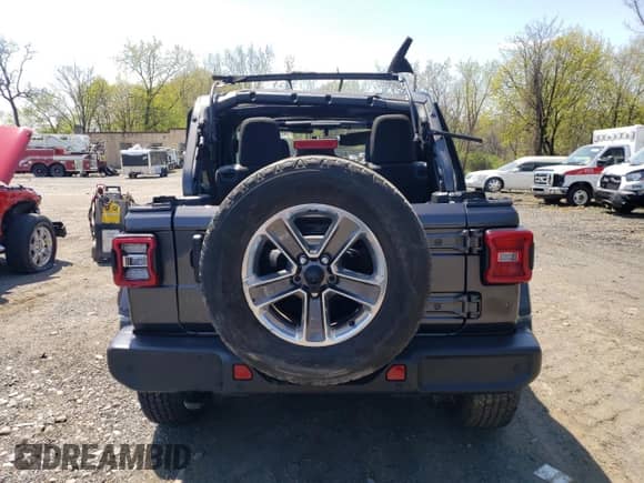 2021 Jeep Wrangler Unlimited Sahara z VIN 1C4HJXEN6MW609397, wystawiony jako Copart lot #54673565 z przebiegiem 42 601 mil mil oraz Szkoda całkowita • Salvage title. Historia ofert i sprzedaży dostępna na DreamBid. Obrazek 6.