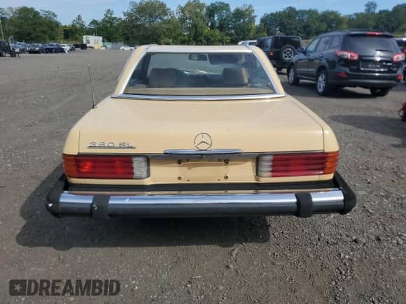 1983 Mercedes-Benz 380 SL with VIN WDBBA45A6DB021183, listed as a Copart auction lot 72017265 with 129,781 mi miles and Clean title. Bid and sale history available at DreamBid. Image 6.