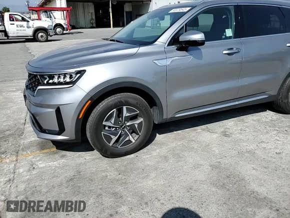 2023 Kia Sorento EX with VIN KNDRH4LGXP5194632, listed as a Copart auction lot 58979545 with 23,591 mi miles and Salvage title. Bid and sale history available at DreamBid. Image 14.