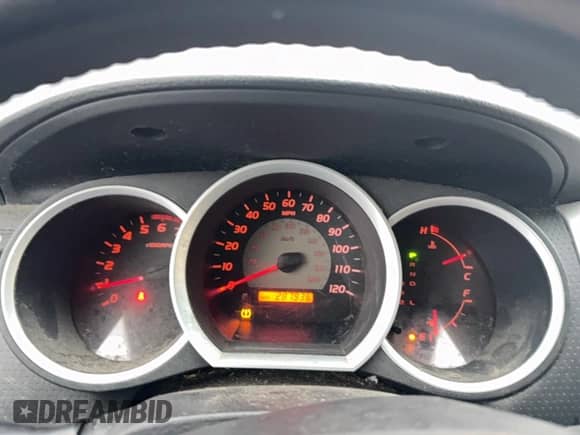 2011 Toyota Tacoma z VIN 3TMLU4EN4BM056696, wystawiony jako Copart lot #91099915 z przebiegiem 287 736 mil mil oraz Czysty tytuł • Clean title. Historia ofert i sprzedaży dostępna na DreamBid. Obrazek 8.