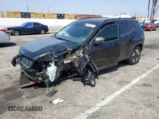 2018 Jeep Compass Trailhawk z VIN 3C4NJDDB6JT457714, wystawiony jako Copart lot #69128015 z przebiegiem 60 831 mil mil oraz Szkoda całkowita • Salvage title. Historia ofert i sprzedaży dostępna na DreamBid. Obrazek 1.