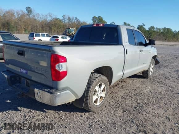 2018 Toyota Tundra SR с VIN 5TFUW5F16JX756387, выставлен на аукционе IAAI как лот 41304190 с пробегом 221 970 миль миль и . История ставок и продаж доступна на DreamBid. Изображение 4.